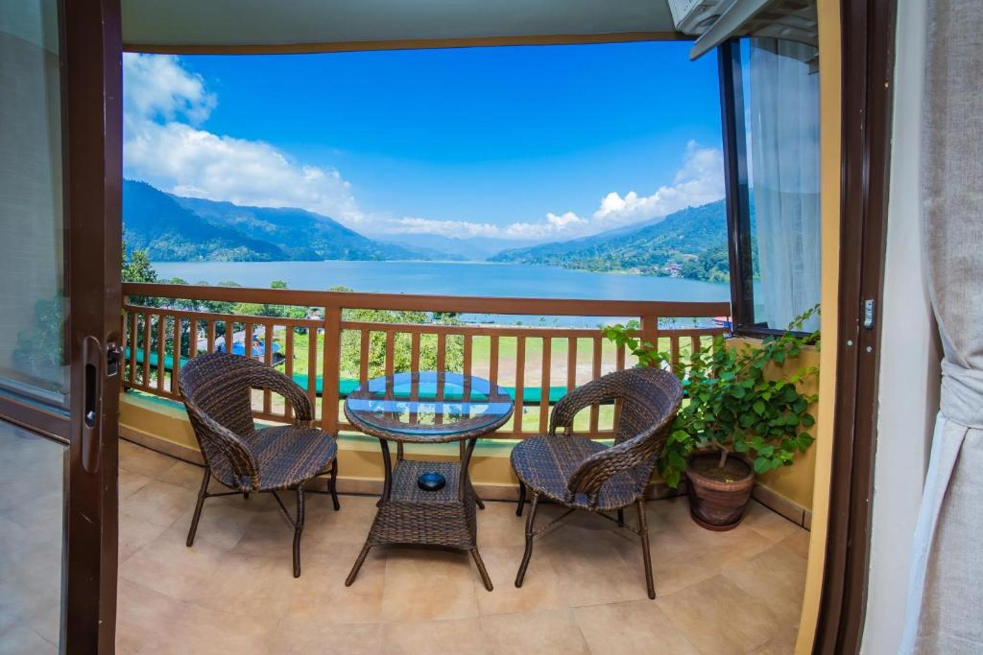 Junior Suite lake view Room