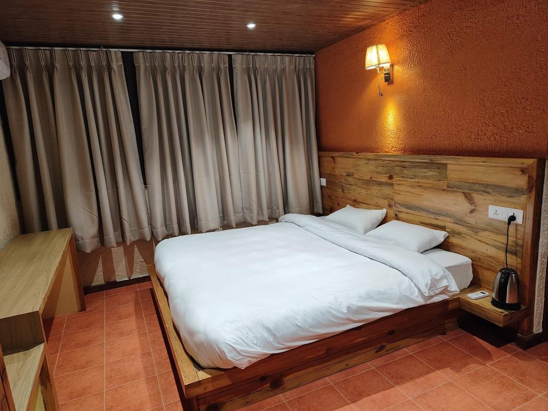 deluxe room with out balconey (Double or Twin )