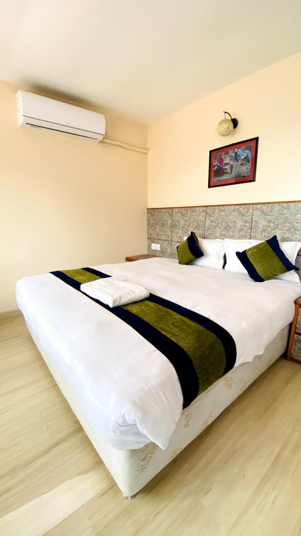 Couple Room