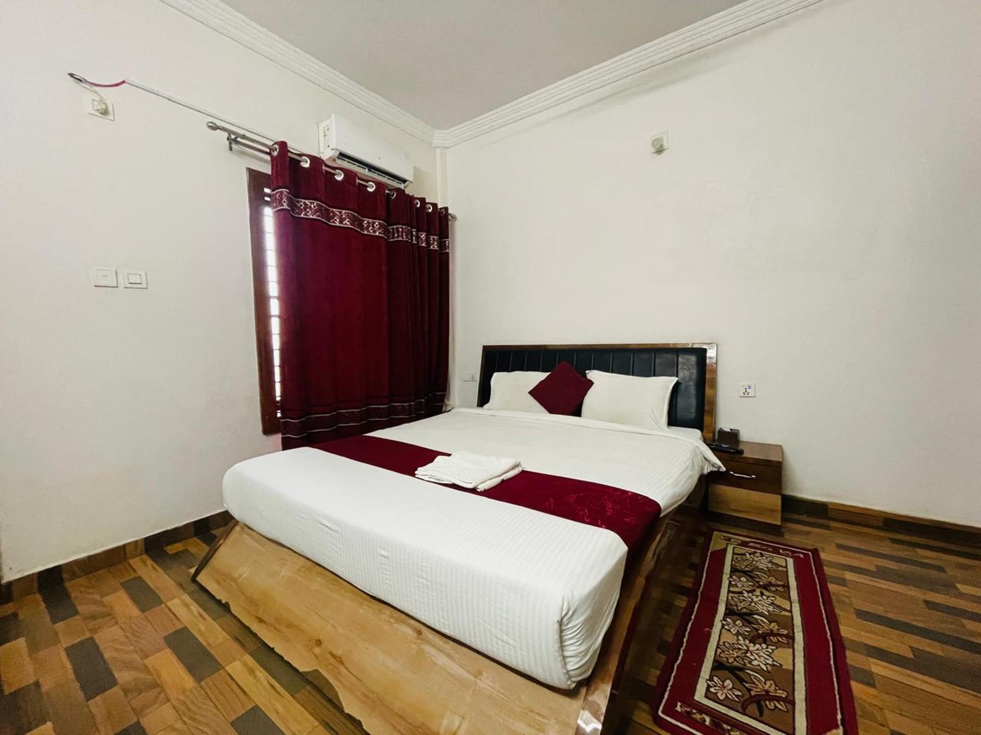 Deluxe Couple Room