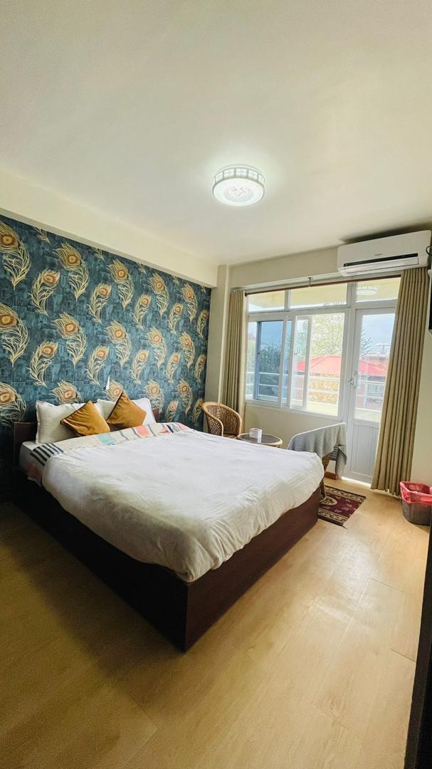 Double or Twin Room with Mountain View