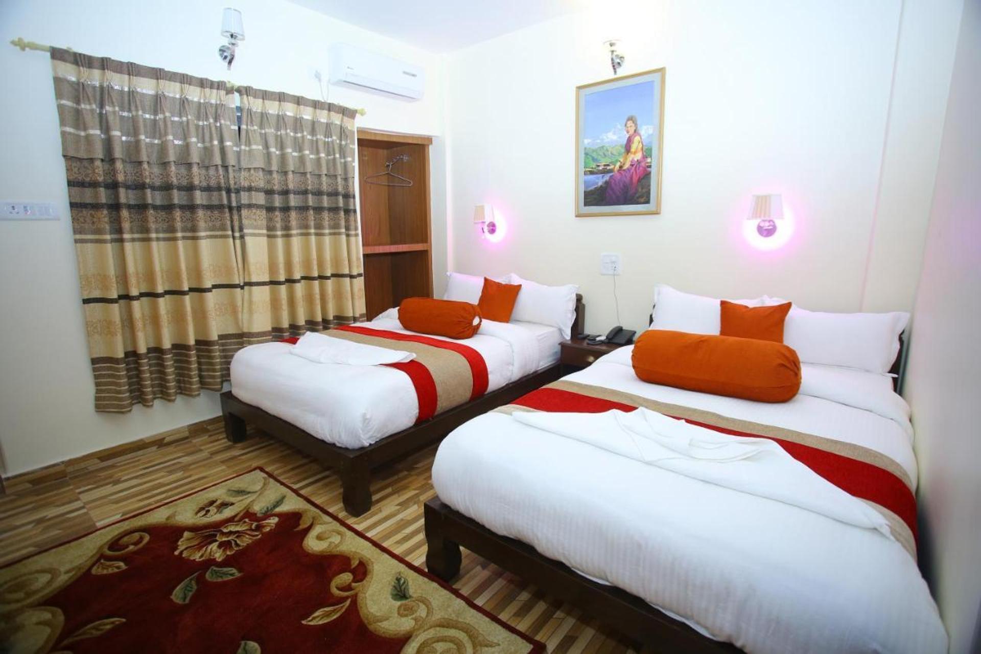 Deluxe Group Room
