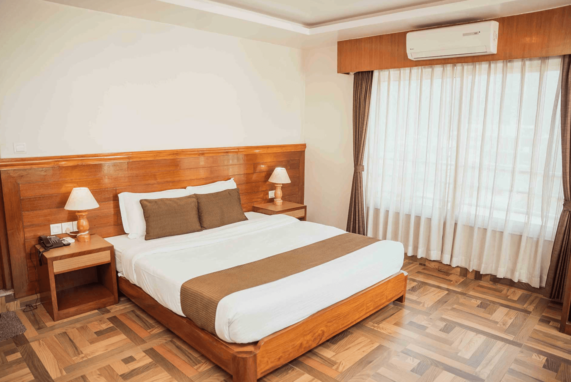 Deluxe Queen Room