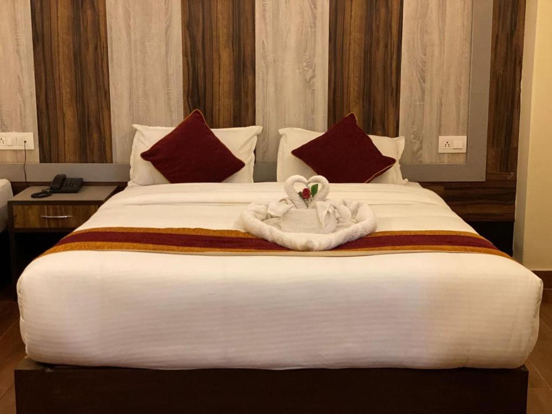Deluxe Couple Room