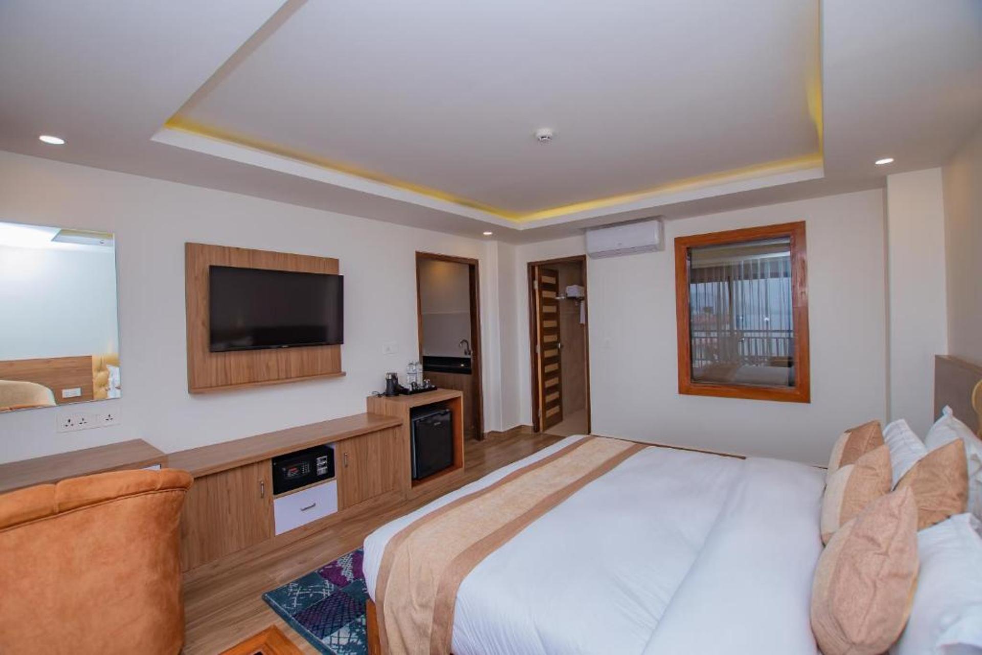 Suite Room with Steam and Jacuzzi