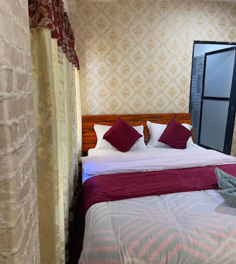 Double Bedroom With Mountain View