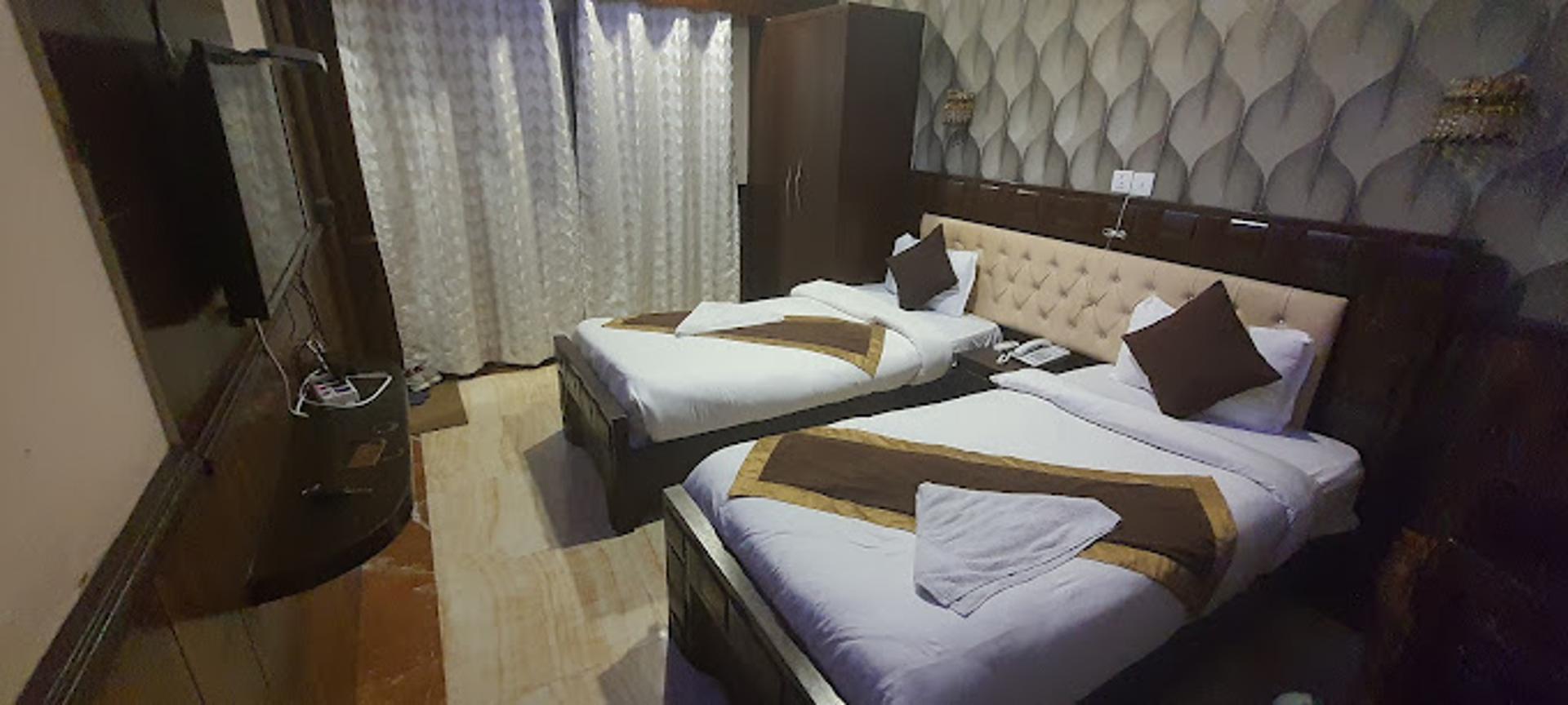 Deluxe Twin Room