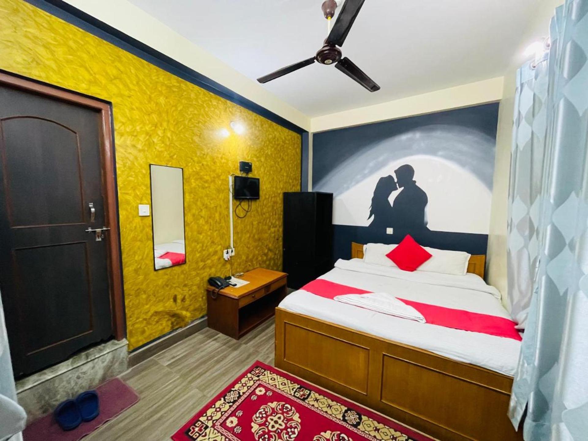Standard Couple Room
