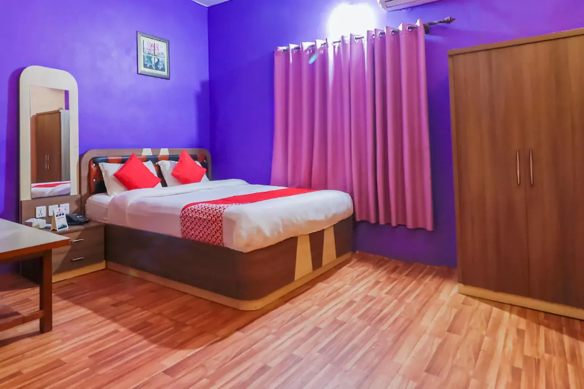 Deluxe Suite room
