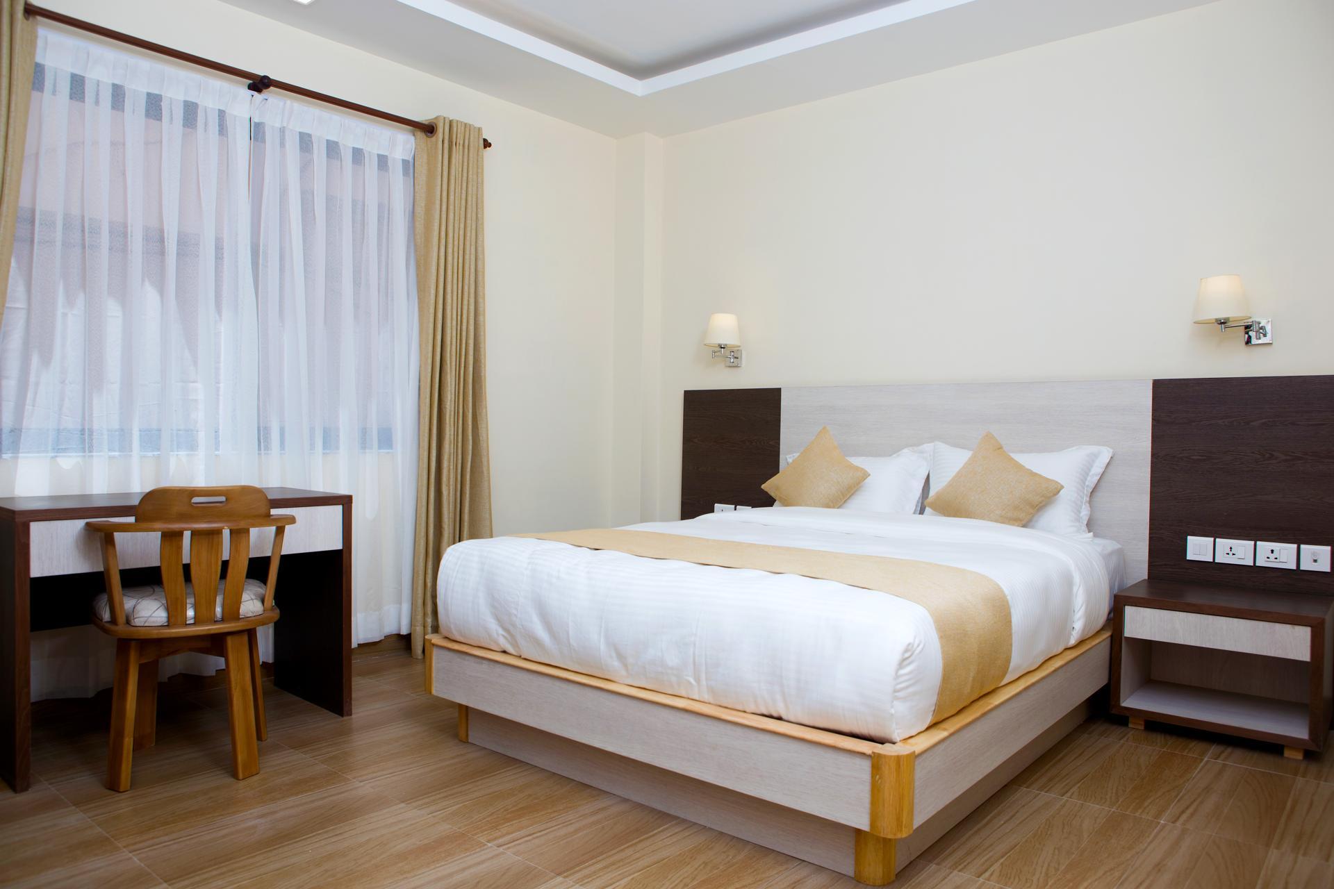 1 BHK Apartment - Queen Bed