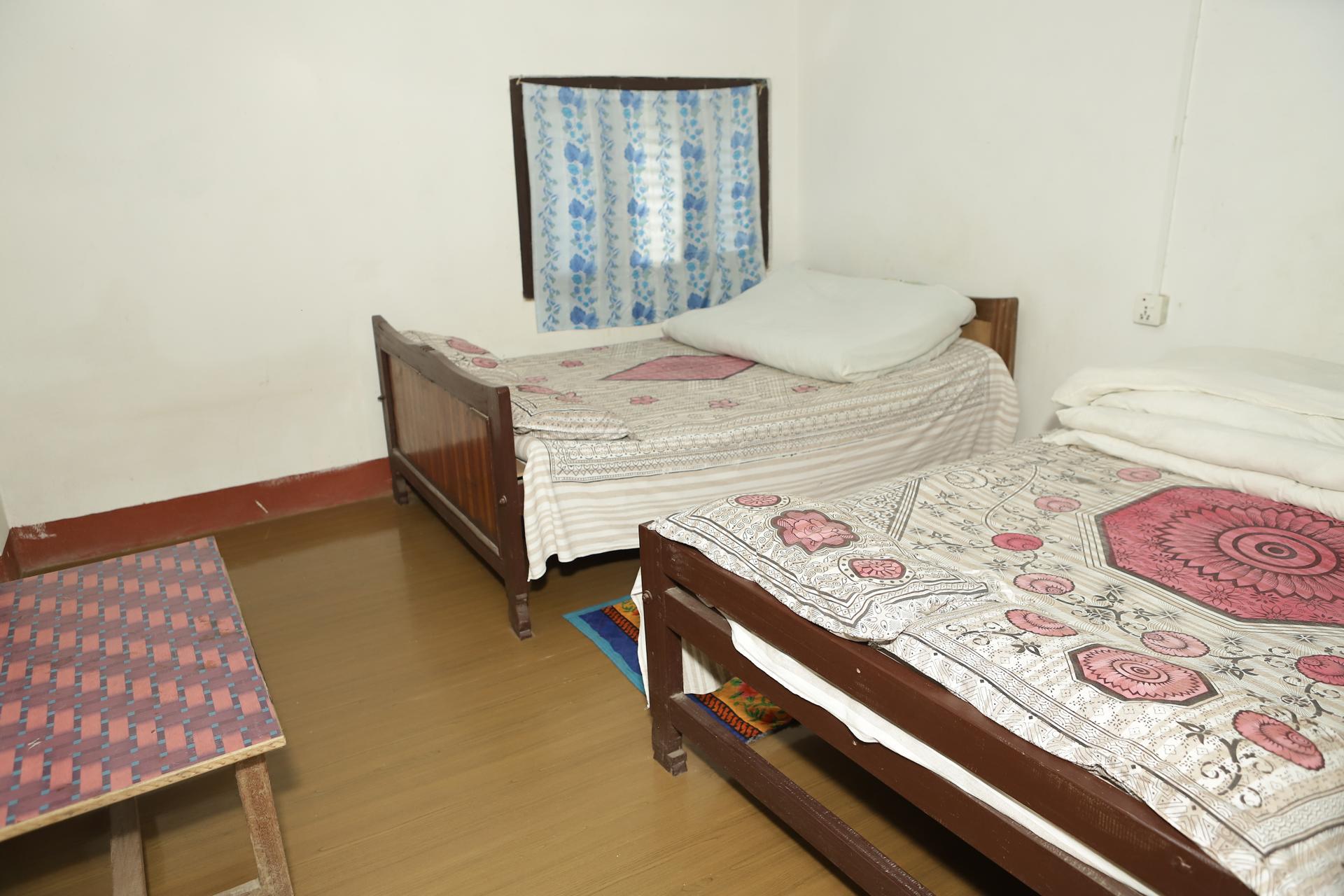Twin Bed Room