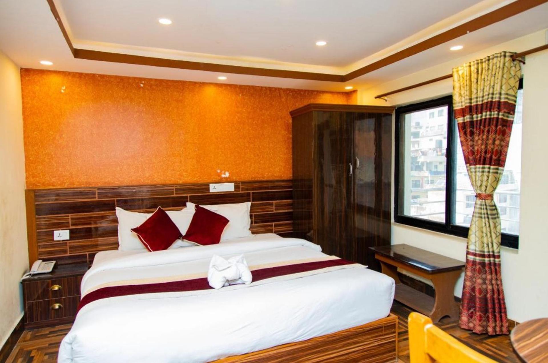 Deluxe Double Bedroom