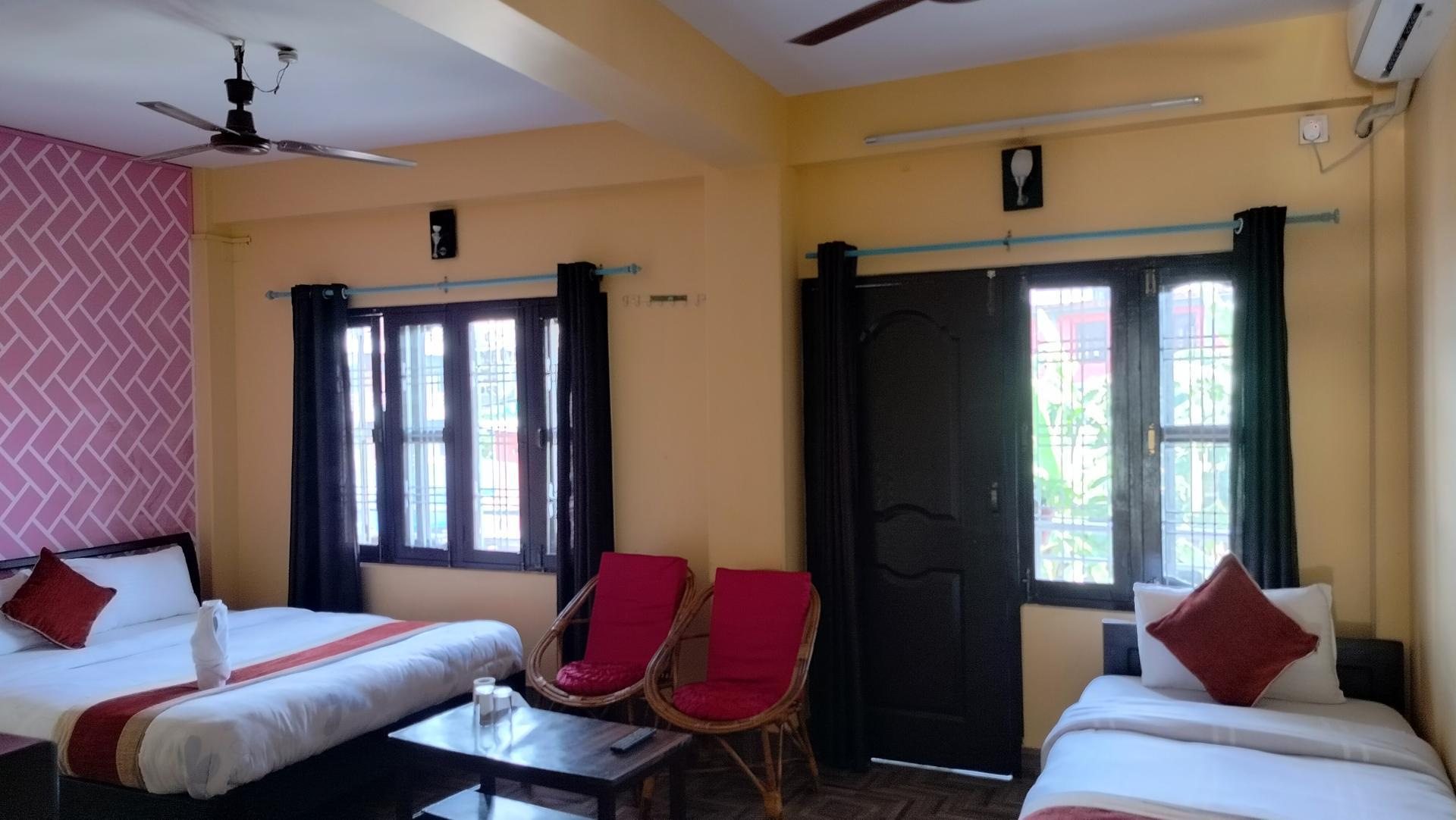 Standard Deluxe Triple Room