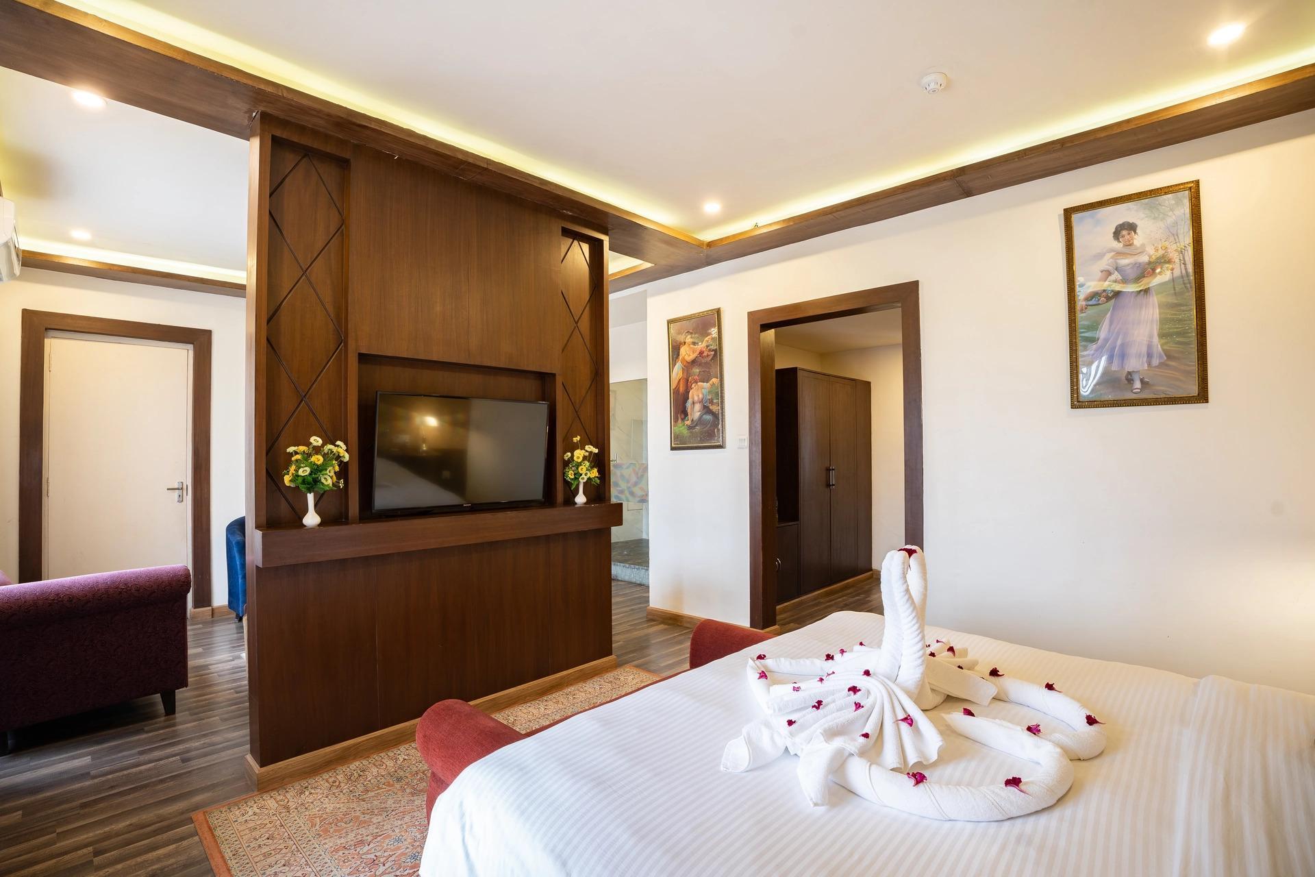 Honeymoon Suite