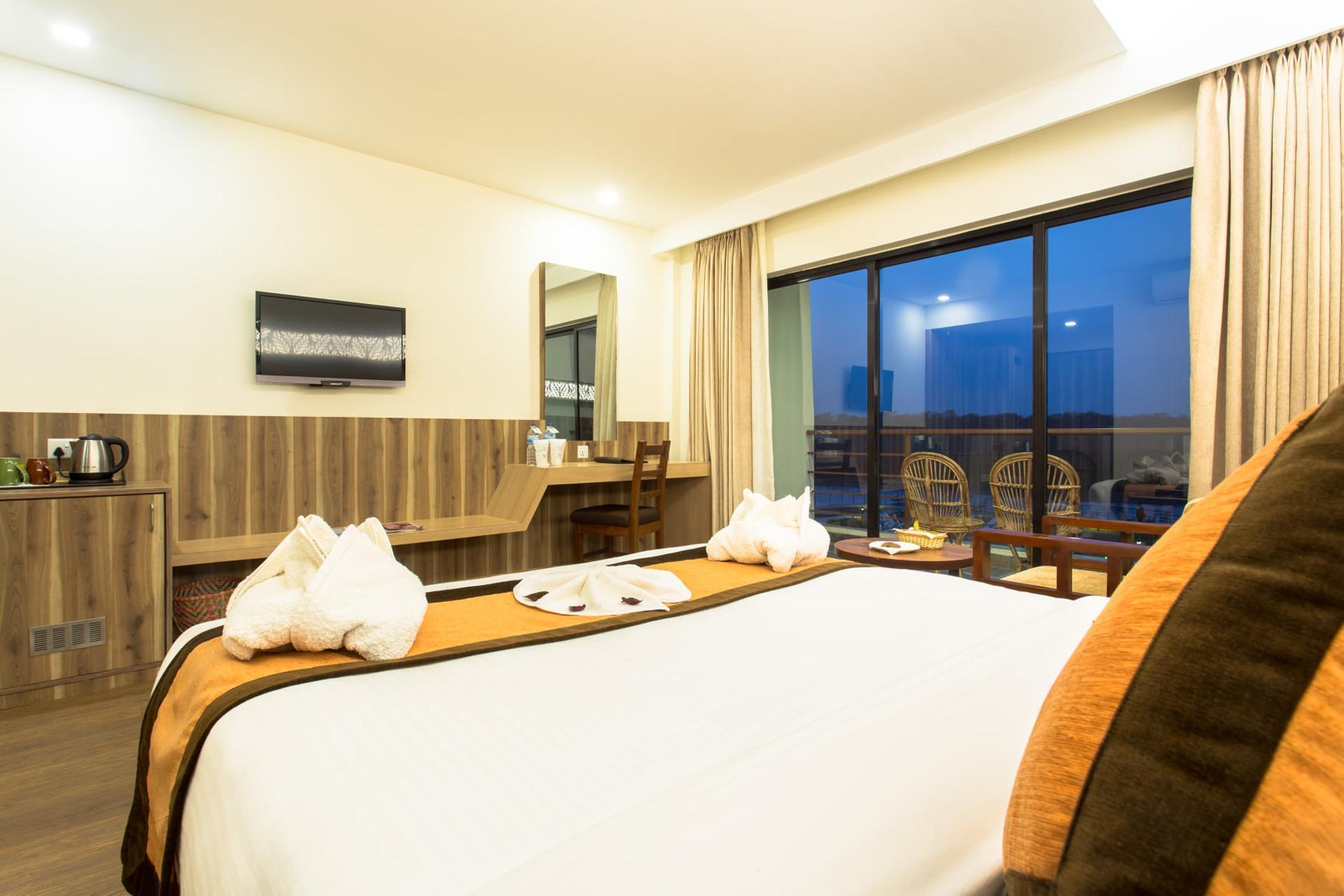 Deluxe couple non river view room