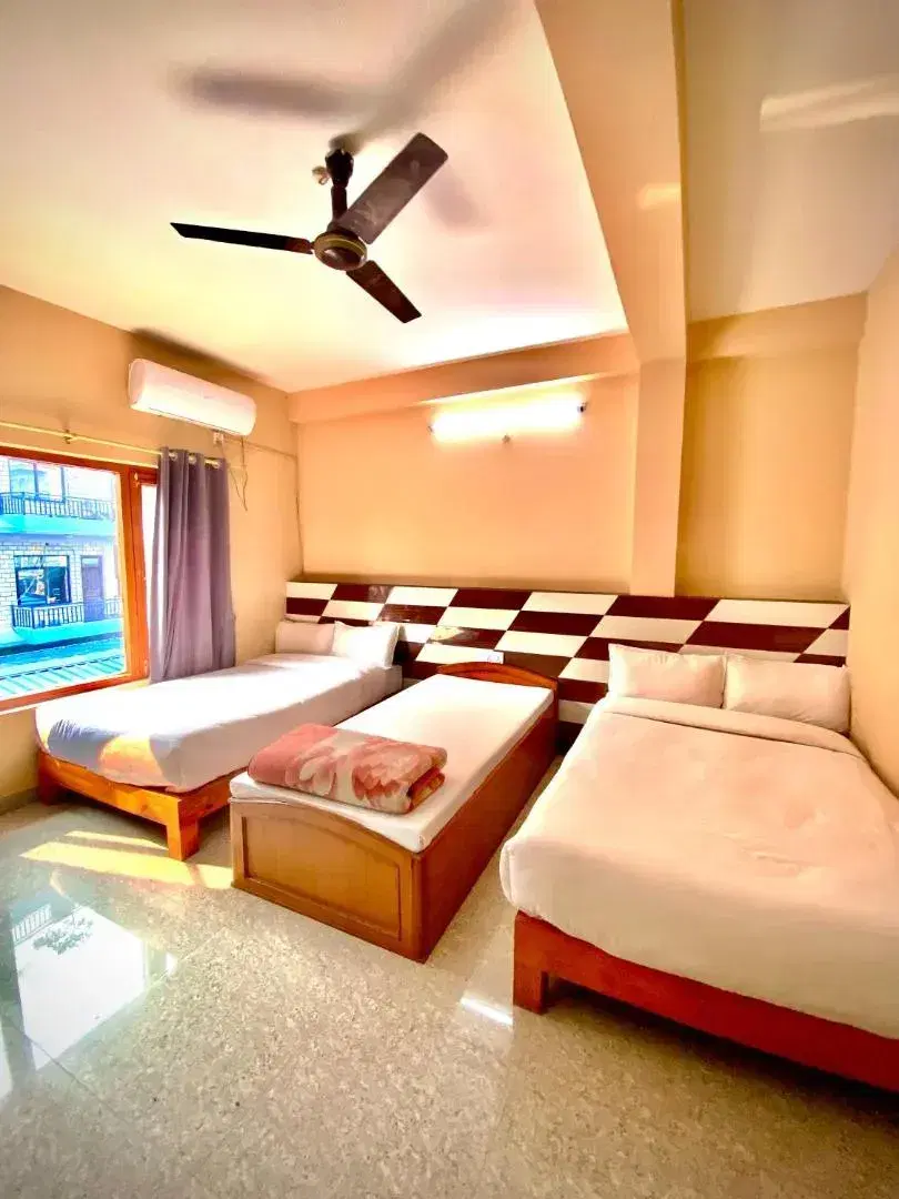 Deluxe Quintuple Room