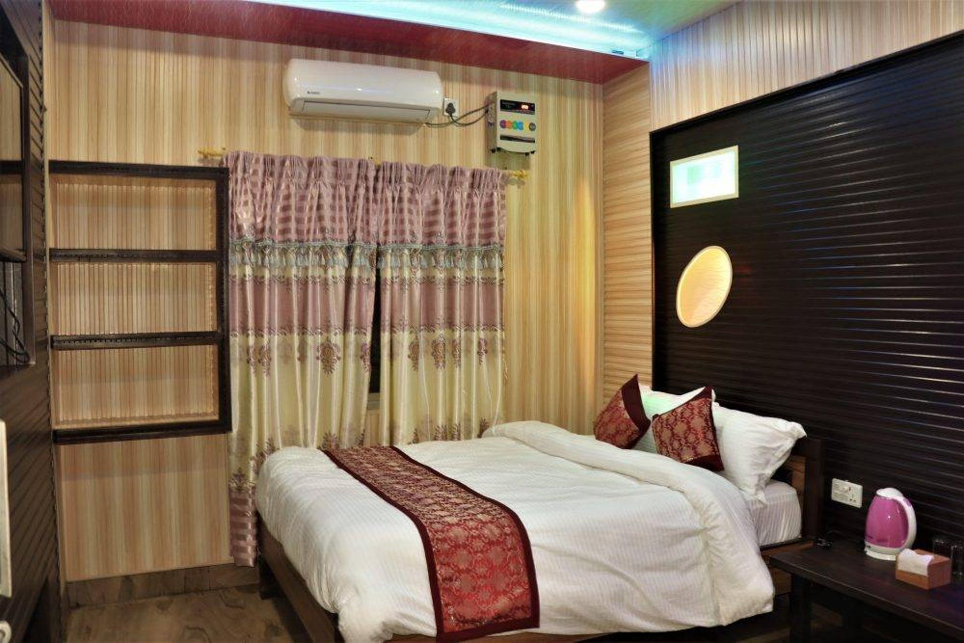 Single Room With Ac