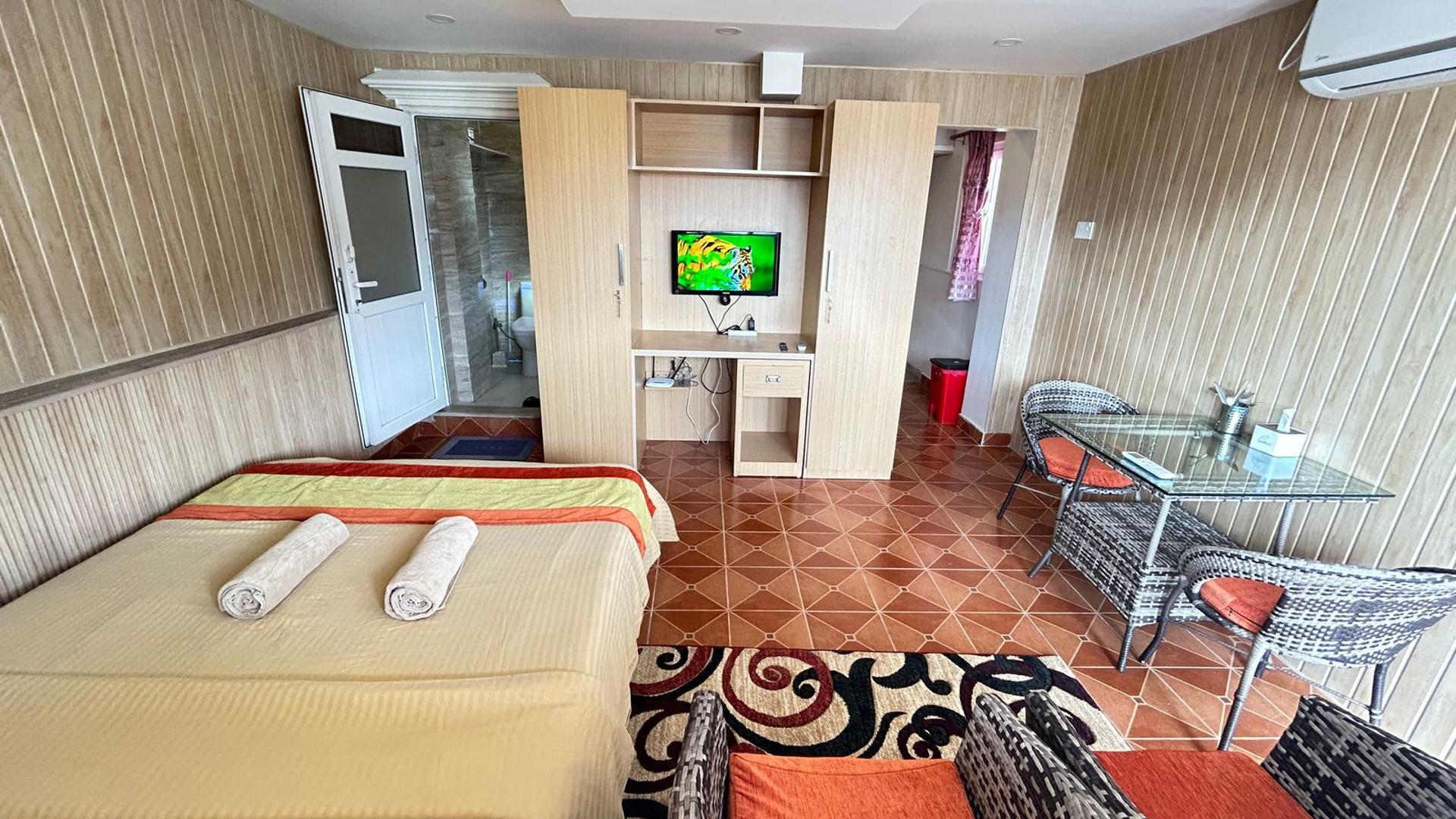 One Room with Kitchen
