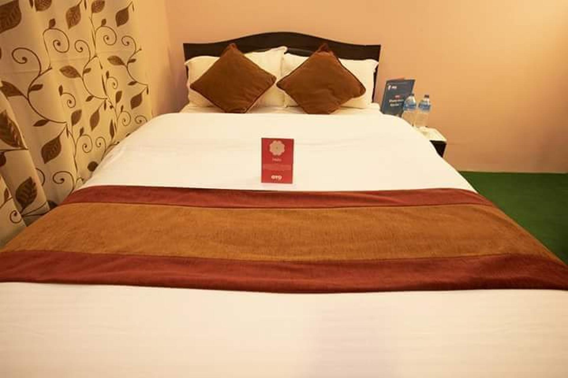 Couple's Single Room with AC