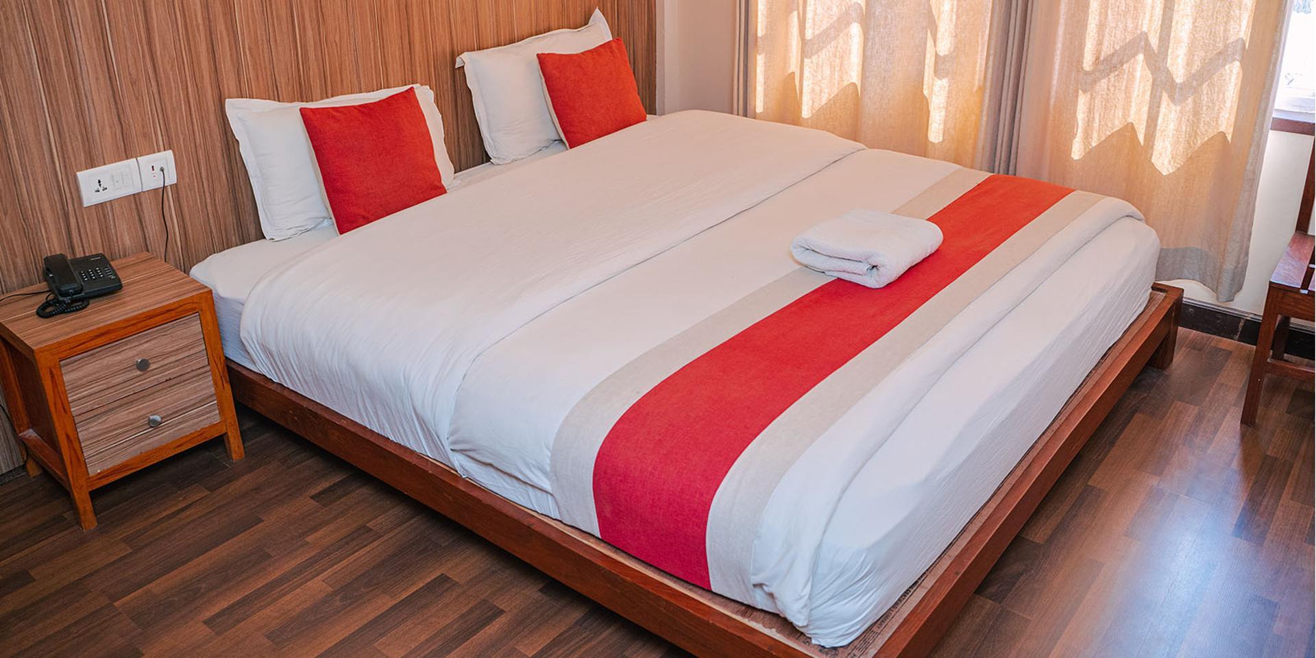 Deluxe Couple Room