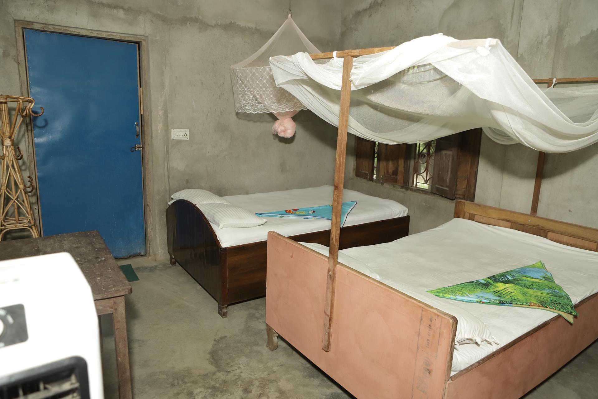 Twin Bed Room