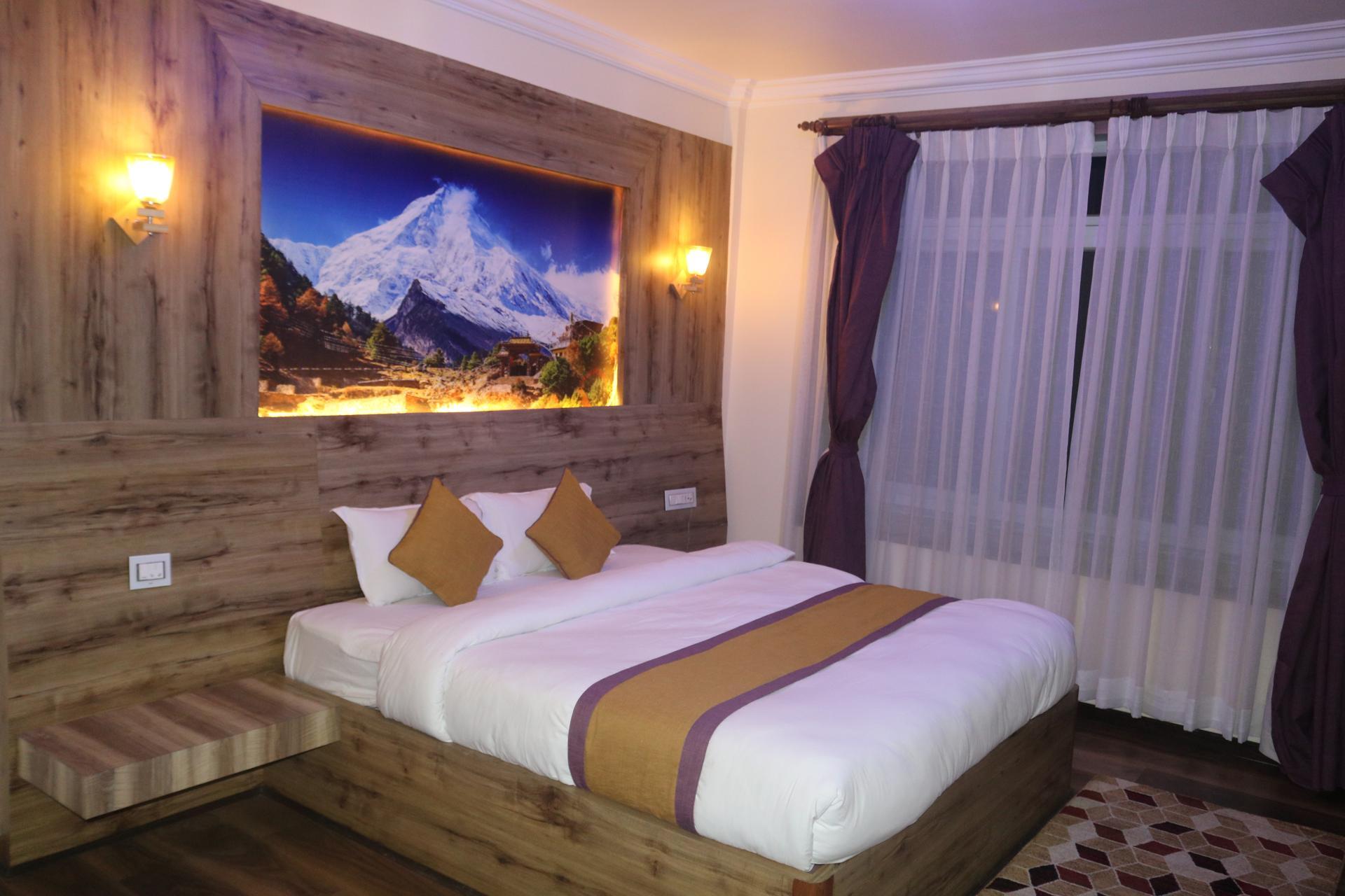 Deluxe Couple Room