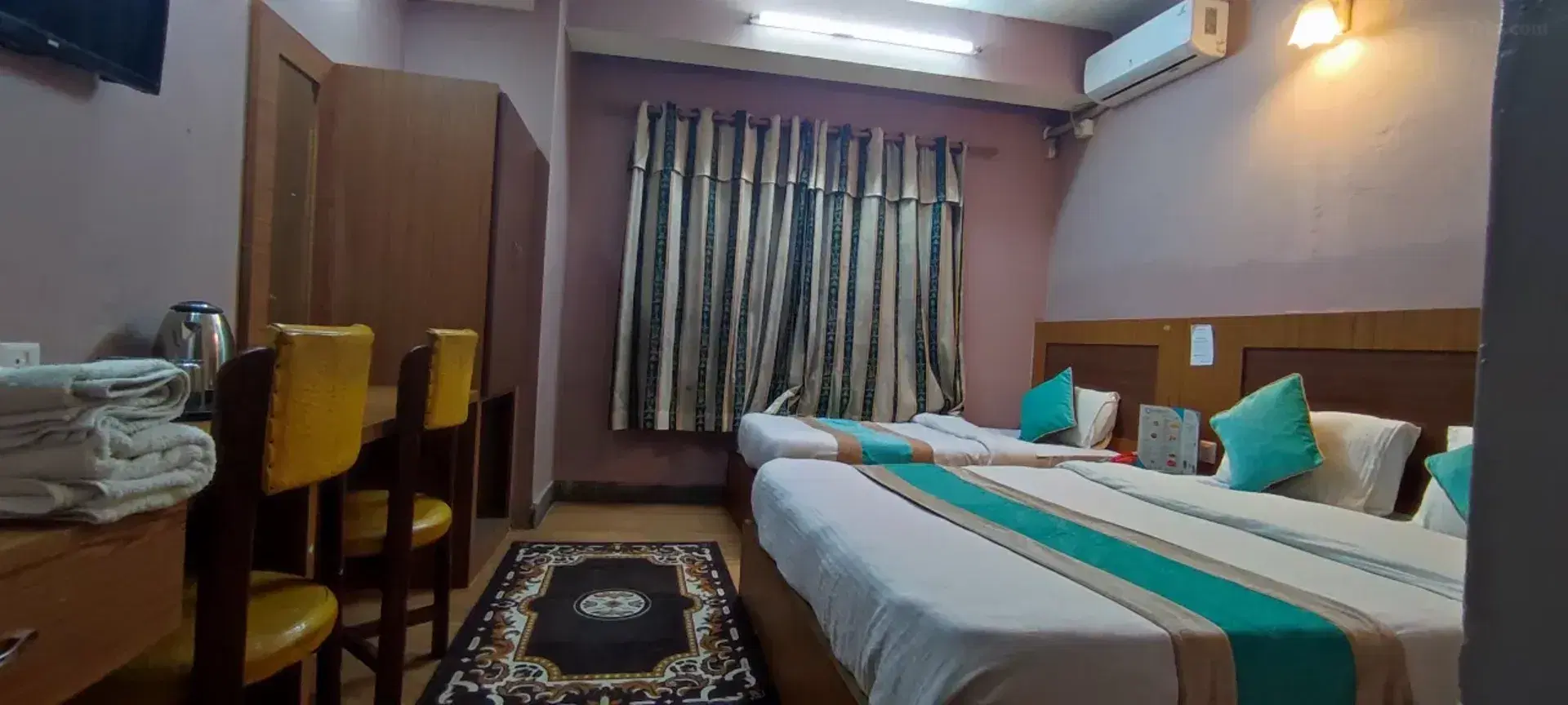 Maruni Room