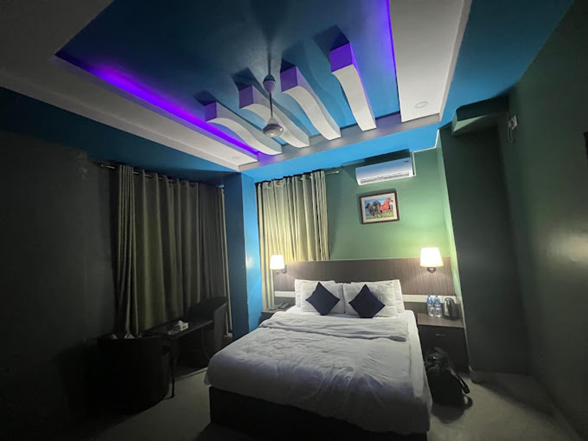 Super Queen Room