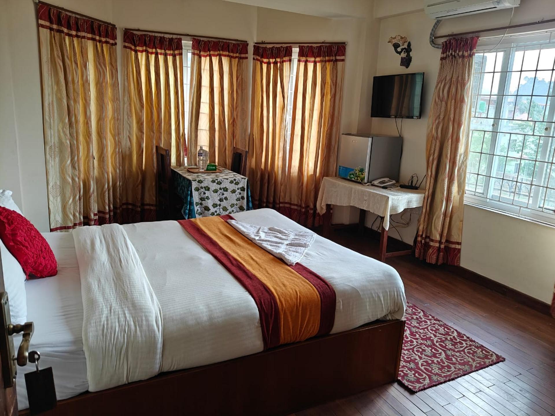 Deluxe Couple Room