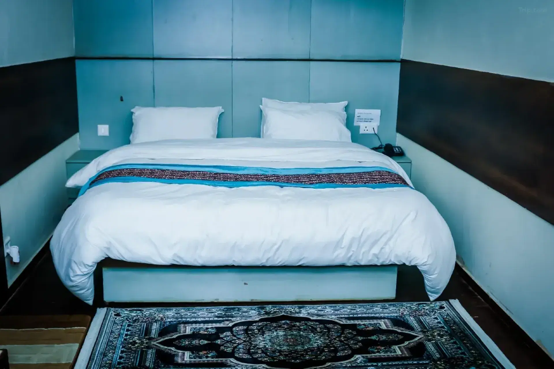 Deuda Room