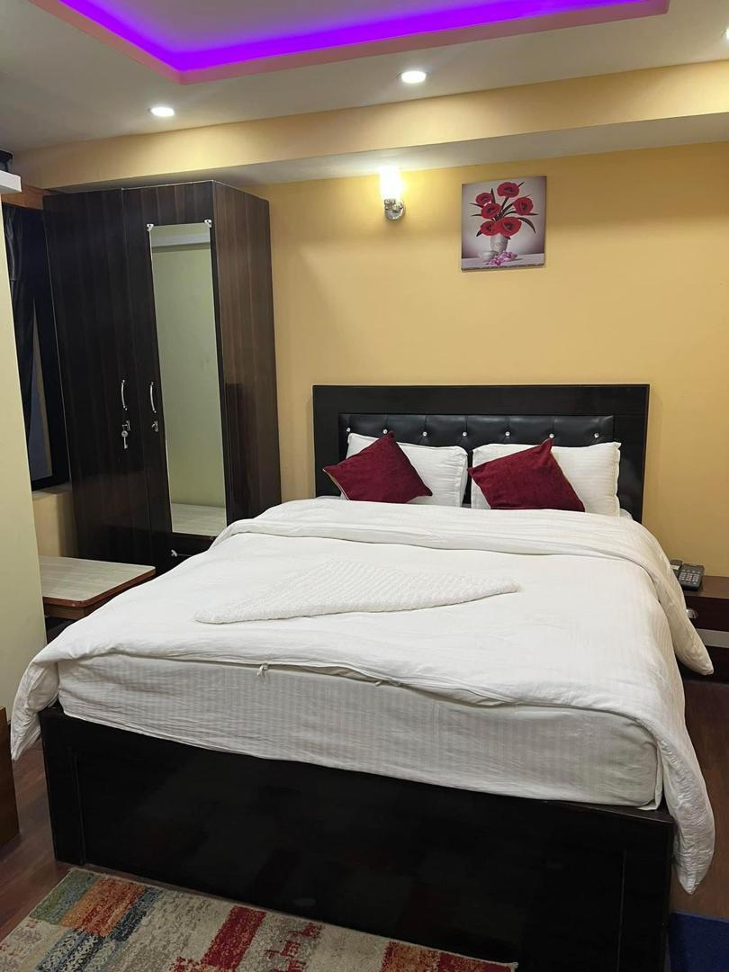 Single Bed With AC