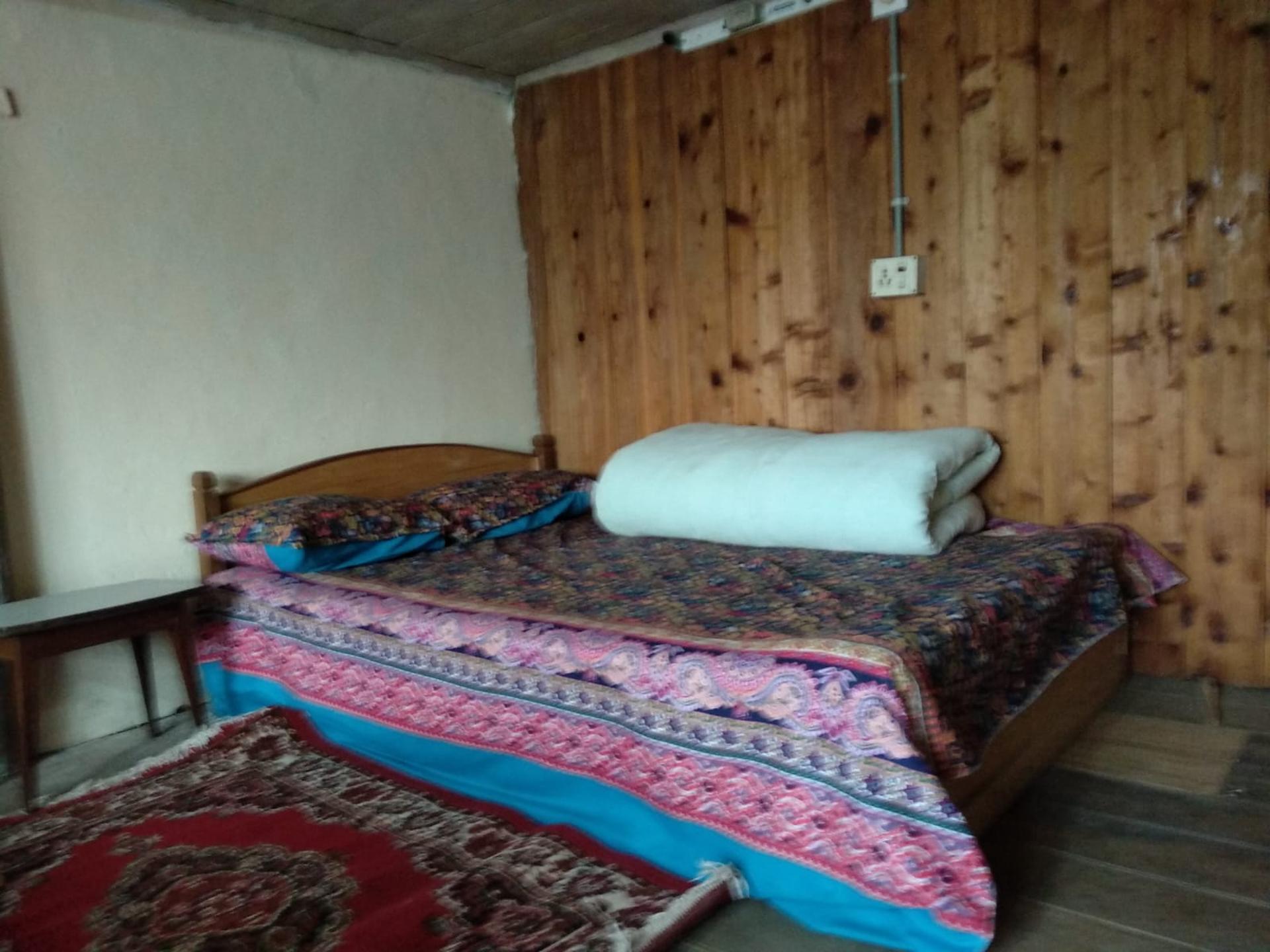 Double Bedroom with Sharing Bathroom