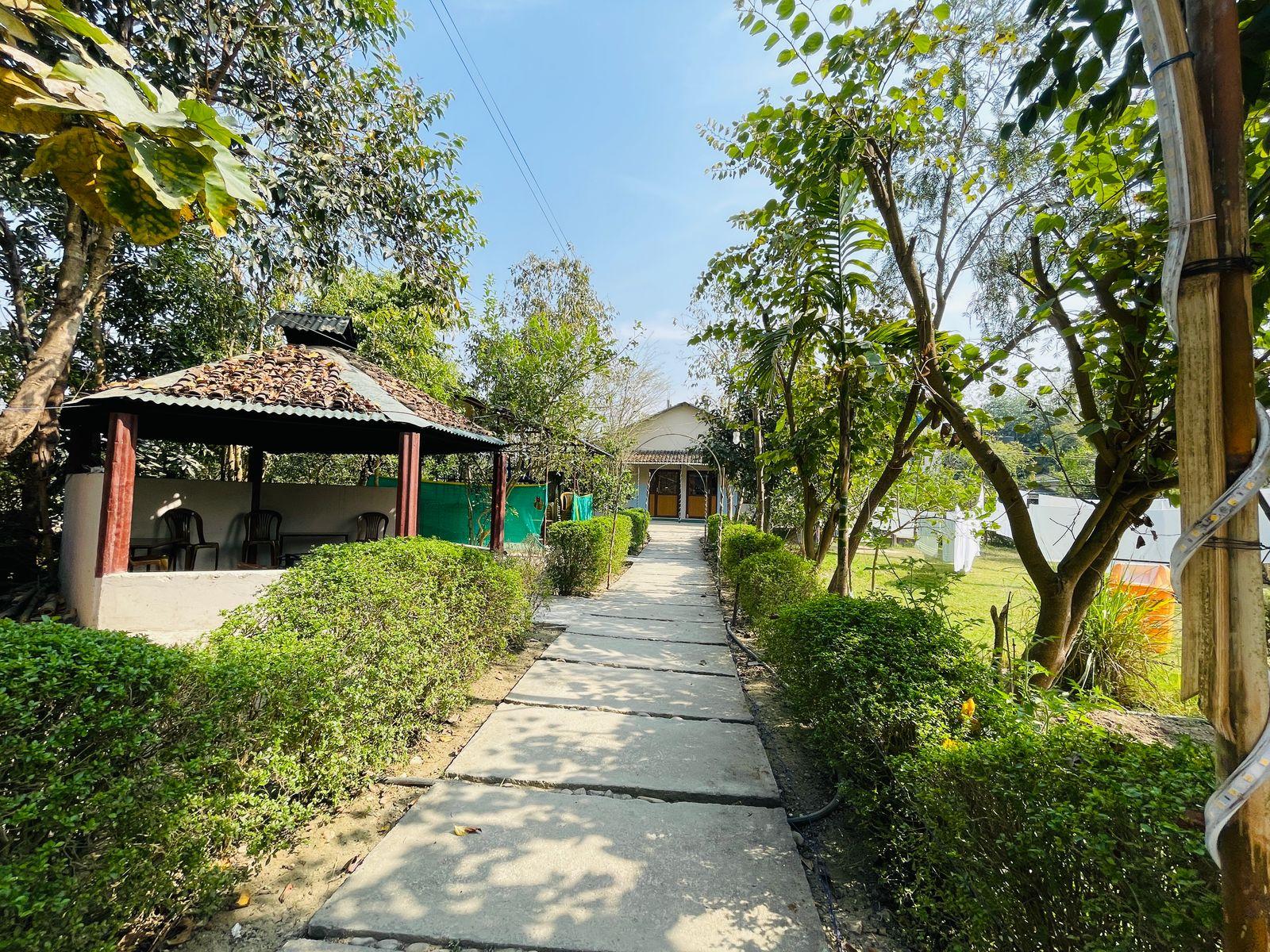 Bardia Gaida Camp Resort
