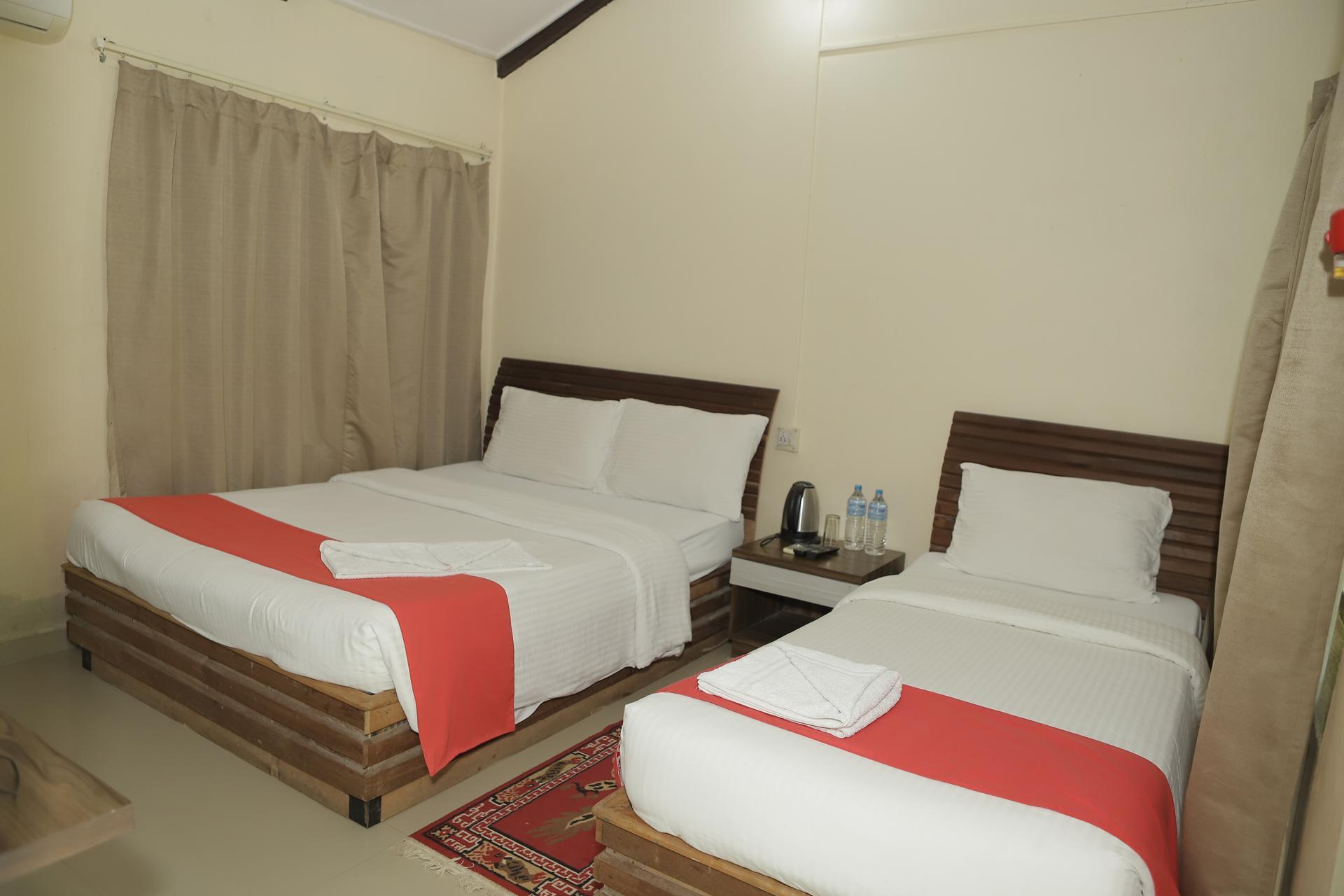 Deluxe Twin Bedroom