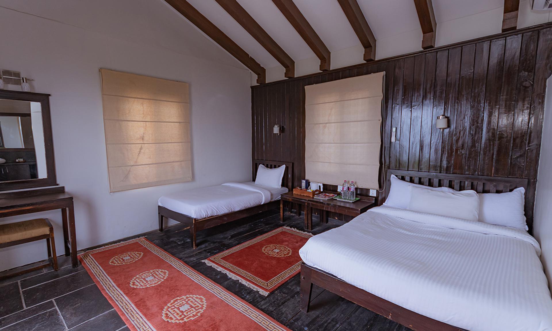 Lake View Cottage Room